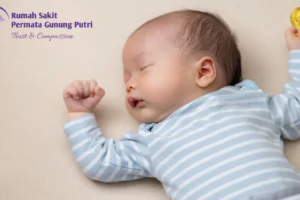 Bayi baru lahir sering tidur 16–18 jam per hari adalah kondisi normal
