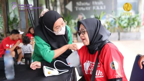 RS Permata Gunung Putri Dukung Kegiatan Fun Walk PPPAD & Podomoro Golf View dengan Tim Kesehatan Siaga