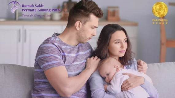 Benarkah “Butuh Sekampung” untuk Besarkan Anak? Ini Alasan Medis Kenapa Ibu Baru Tidak Boleh Dibiarkan Sendirian