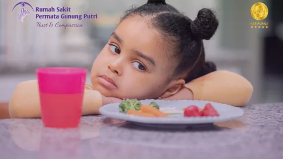3 Tanda Anak Menolak Makan Karena Tubuhnya Sedang Kesakitan