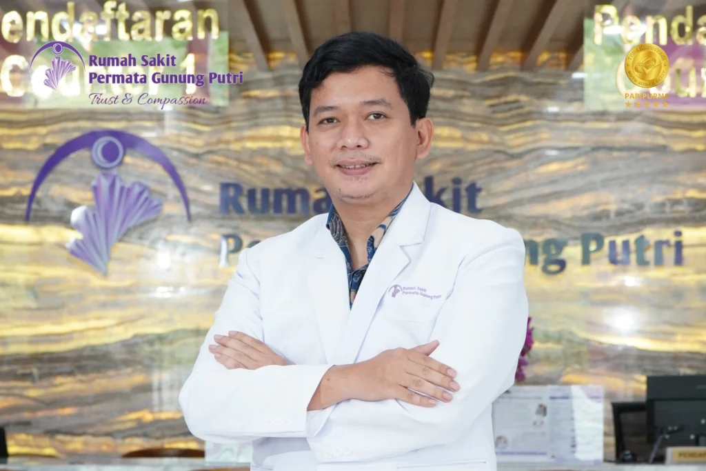 dr eko parulian spm dokter spesialis mata rs permata gunung putri bogor ahli operasi katarak phaco