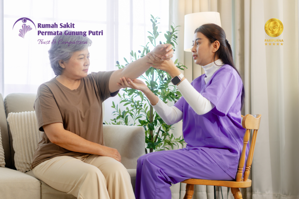 cara merawat lansia agar sehat dan tetap aktif di rumah bersama keluarga