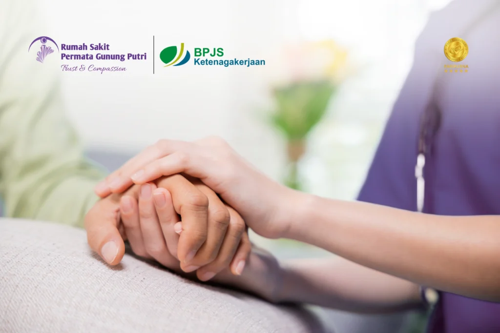 Perawat Home Care RS Permata Gunung Putri memberikan pelayanan kesehatan kepada pasien di rumah di wilayah Bogor dan Gunung Putri.